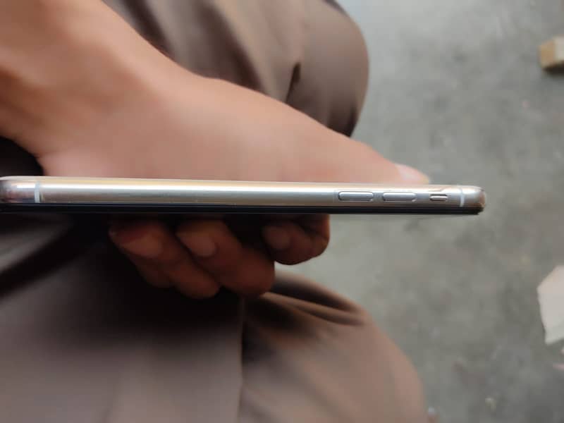 Apple iPhone X 1