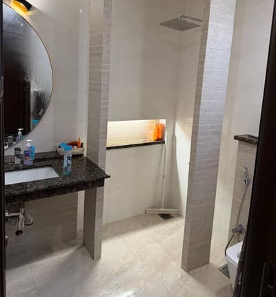14marla 6beds DD TV lounge kitchen attached baths neat brand new house for rent in G 13 4 islamabad
