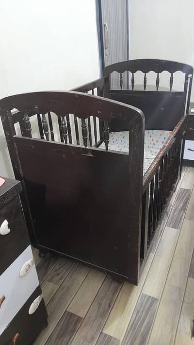Wooden cot for sale (Used)