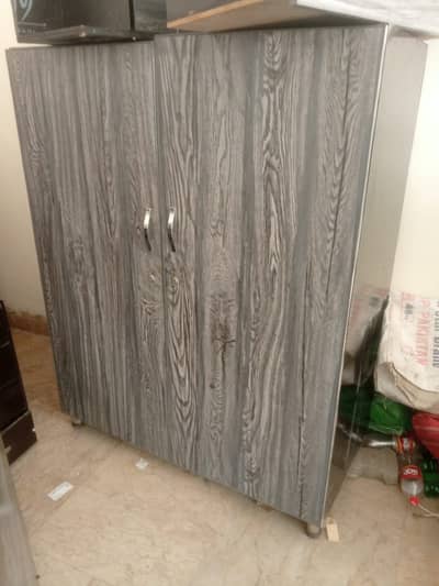 Wardrobe/Wardrobe for sale/ Wooden Wardrobe