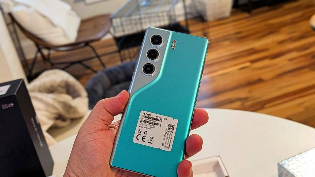 Tecno CAMON 40 Pro 1