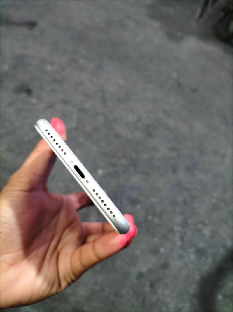 Apple iPhone 7 Plus 1