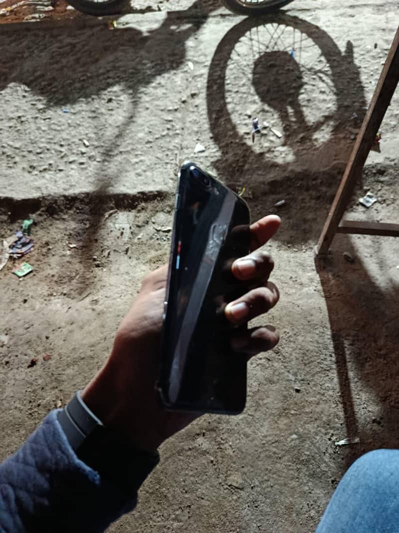 Apple iPhone 7 Plus 3