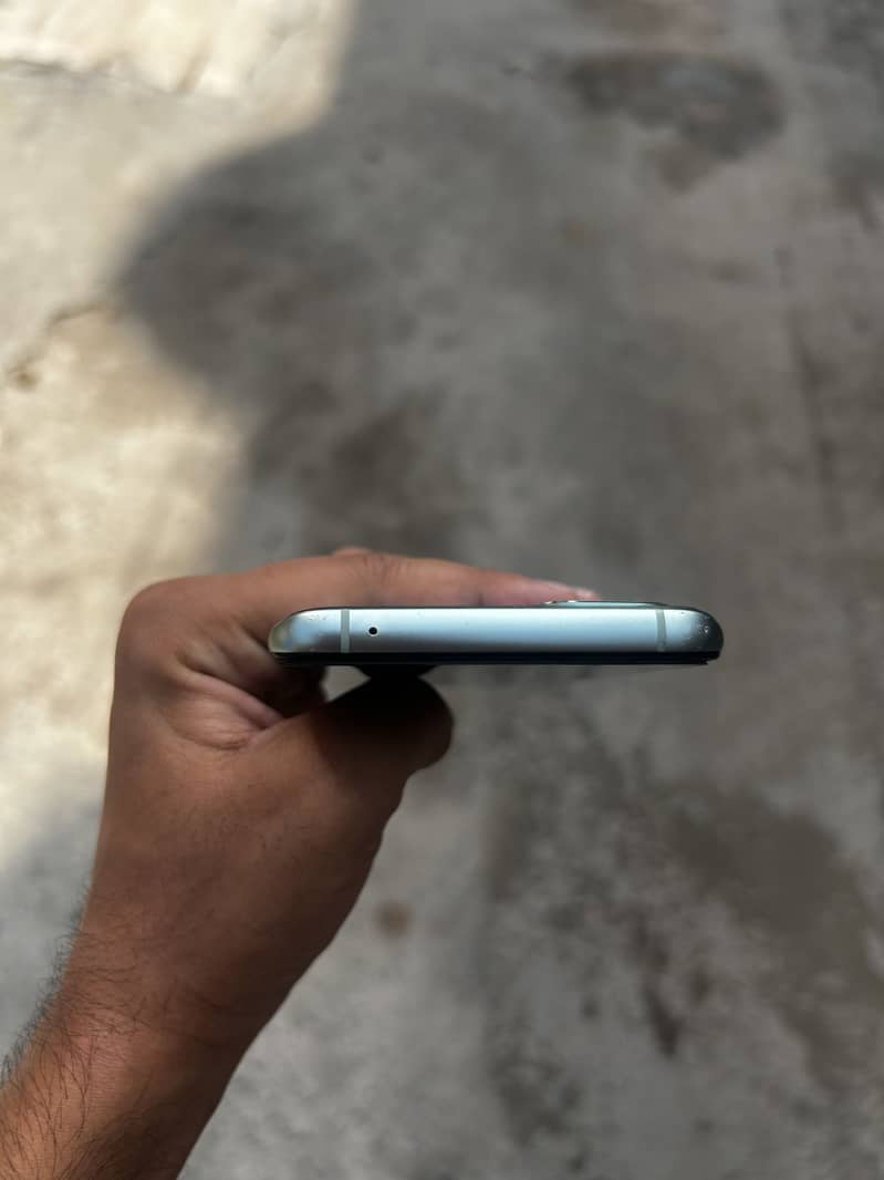 One Plus 9R 1