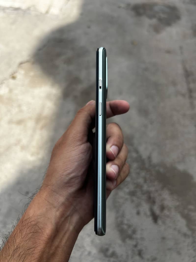 One Plus 9R 6
