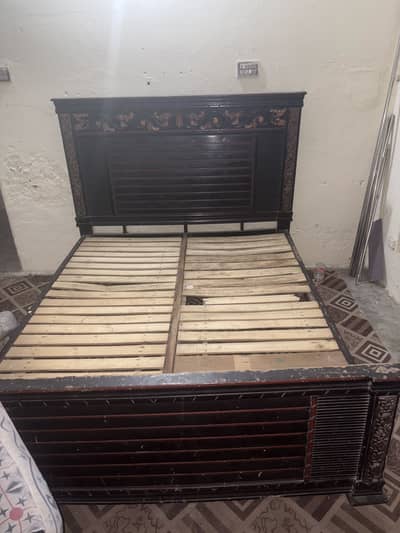 Used bed with old Gadda