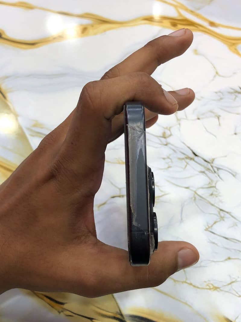 Apple iPhone 15 Pro 1