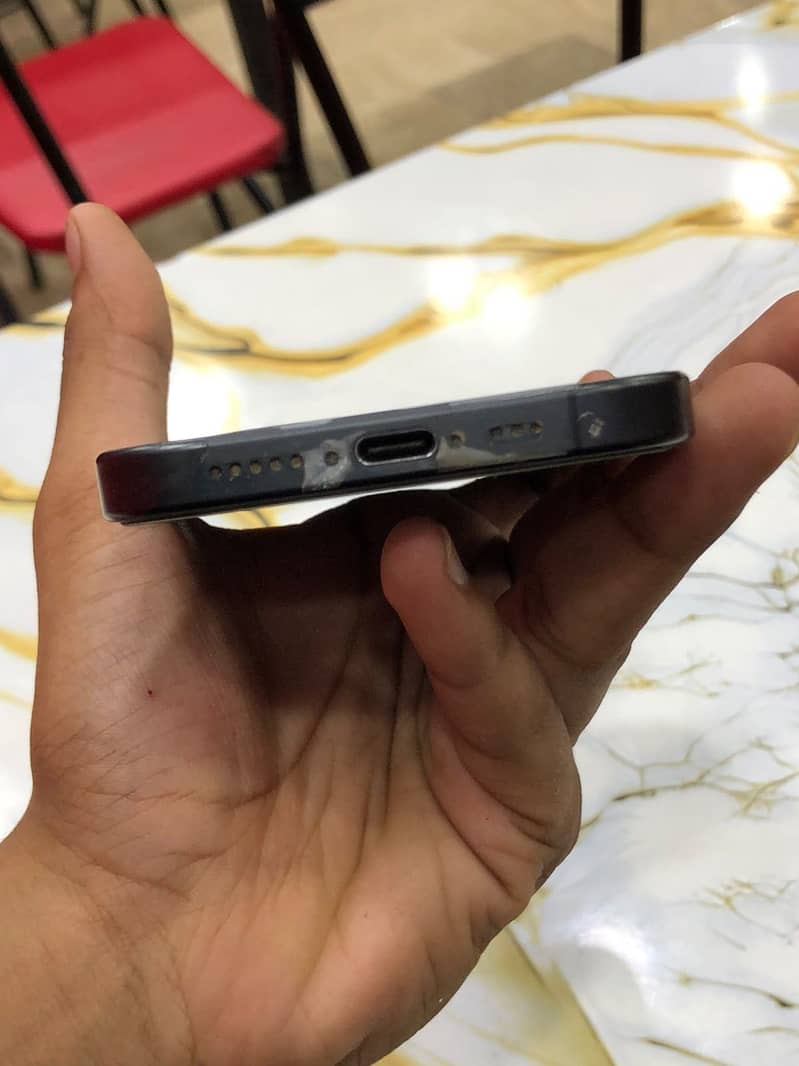 Apple iPhone 15 Pro 3