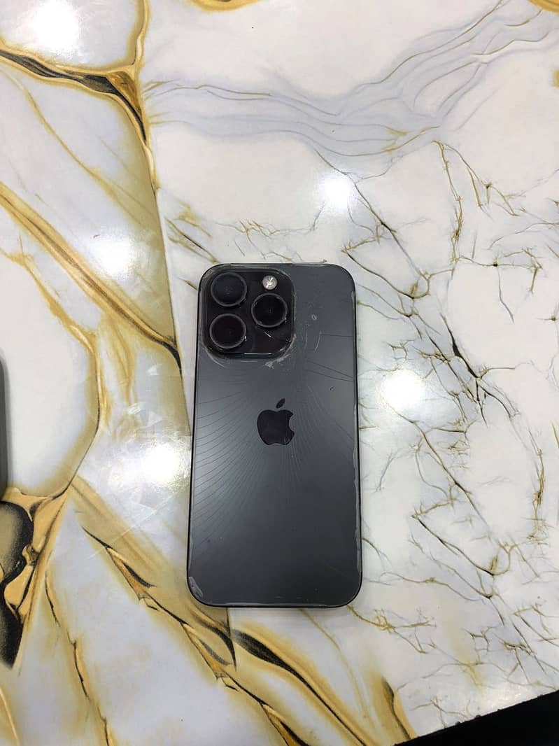 Apple iPhone 15 Pro 6