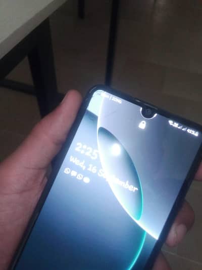 Samsung Mobile A70