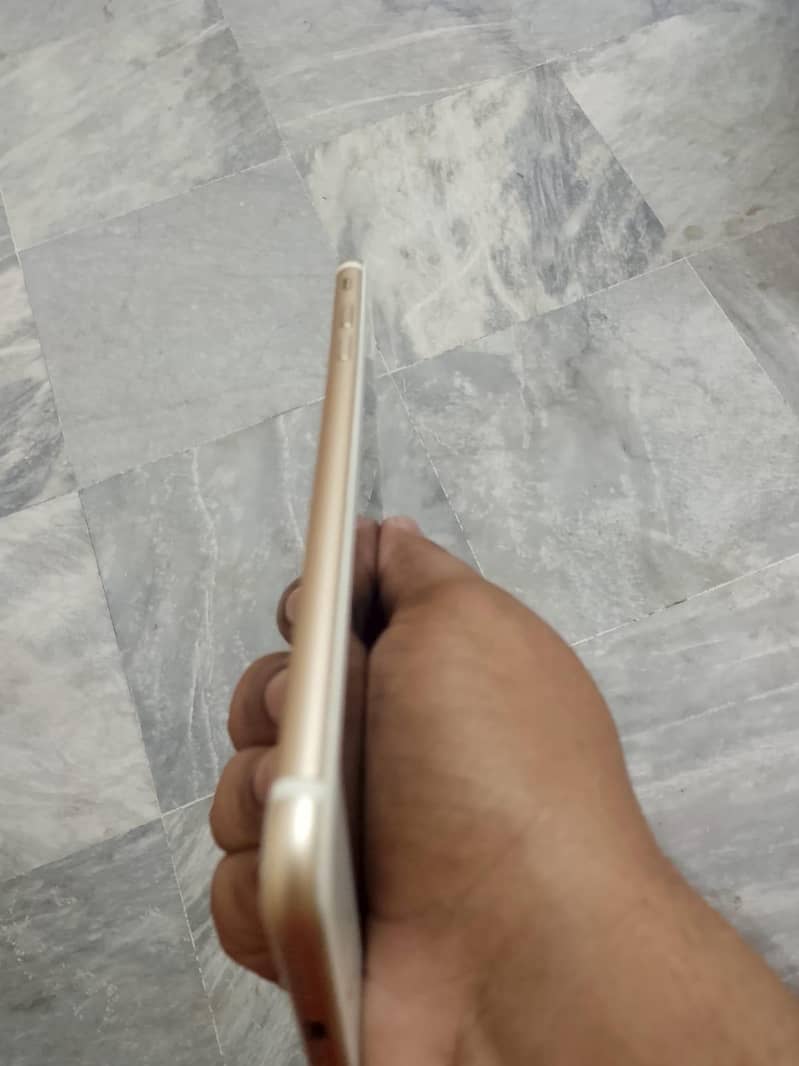 Apple iPhone 7 Plus 1