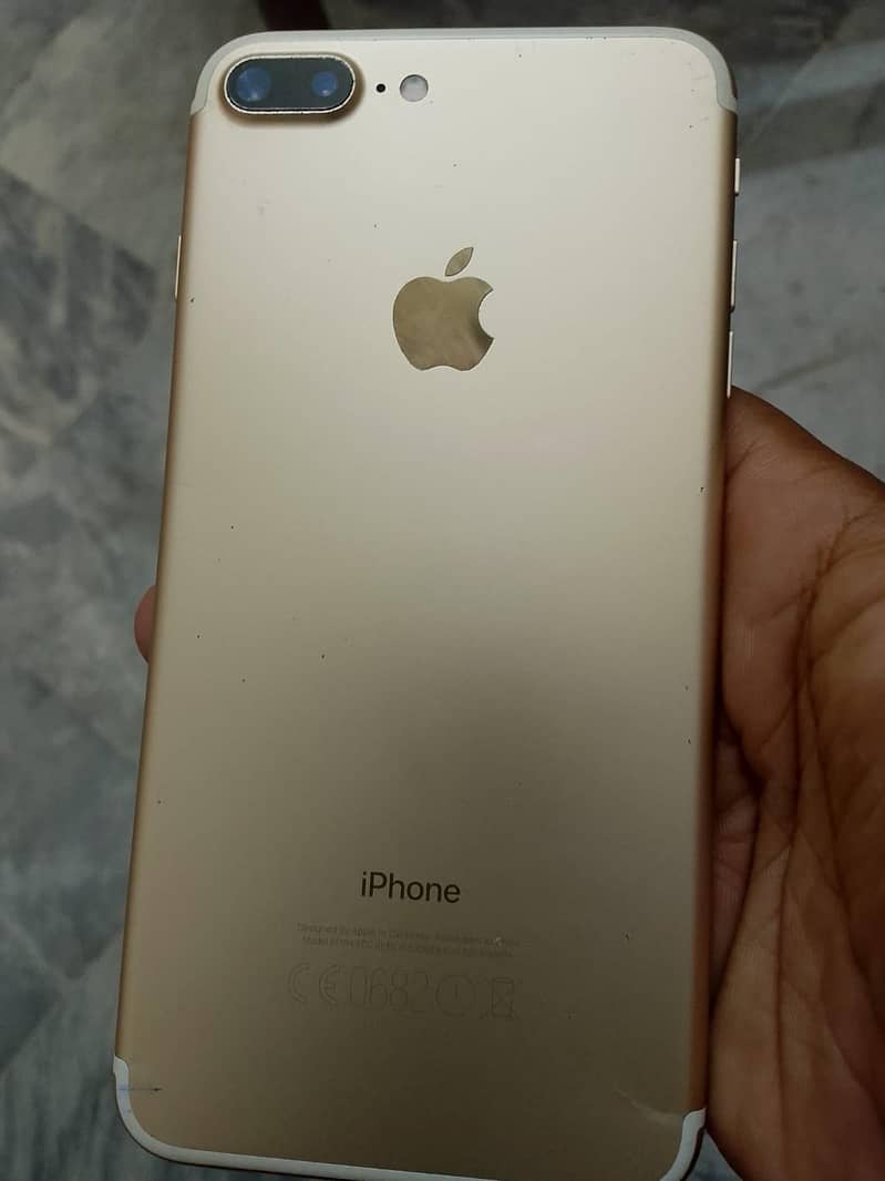 Apple iPhone 7 Plus 3