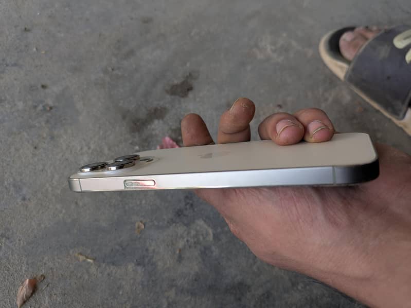 Apple iPhone 14 Pro Max 3