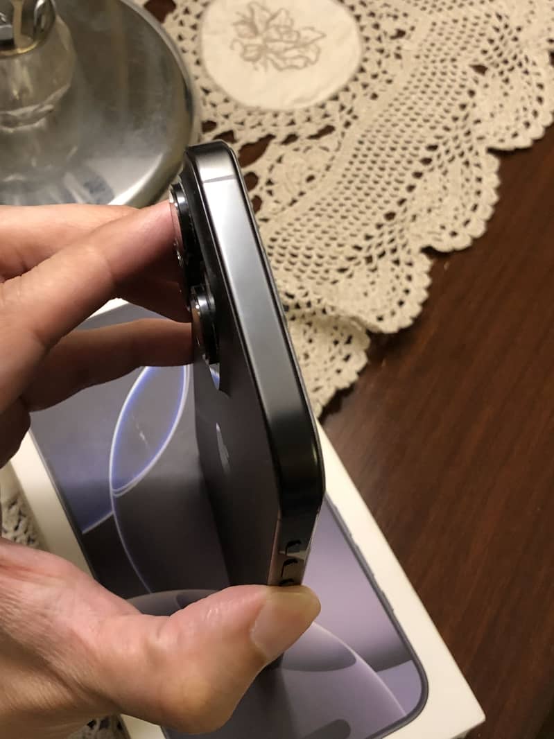 Apple iPhone 16 Pro Max 4