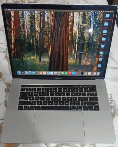 Macbook pro  2019 | 15" | i9 | 32 GB | 512 GB | 4GB card