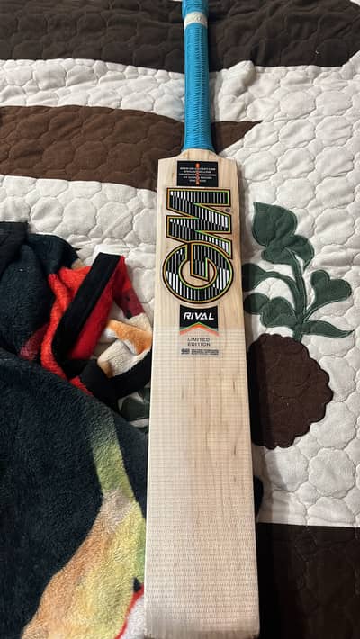 English willow cricket bat