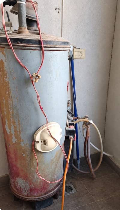 Heavy-duty storage geyser with both Gas & Electric heating options
