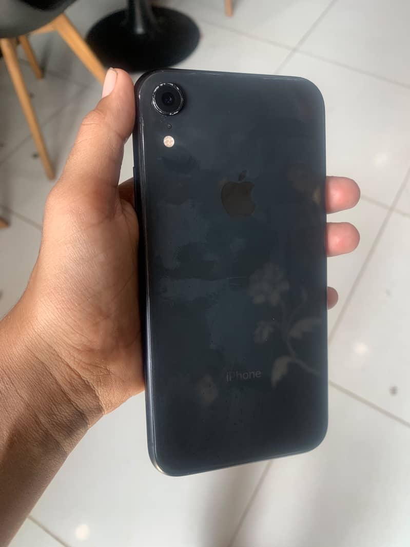 iPhone XR 0