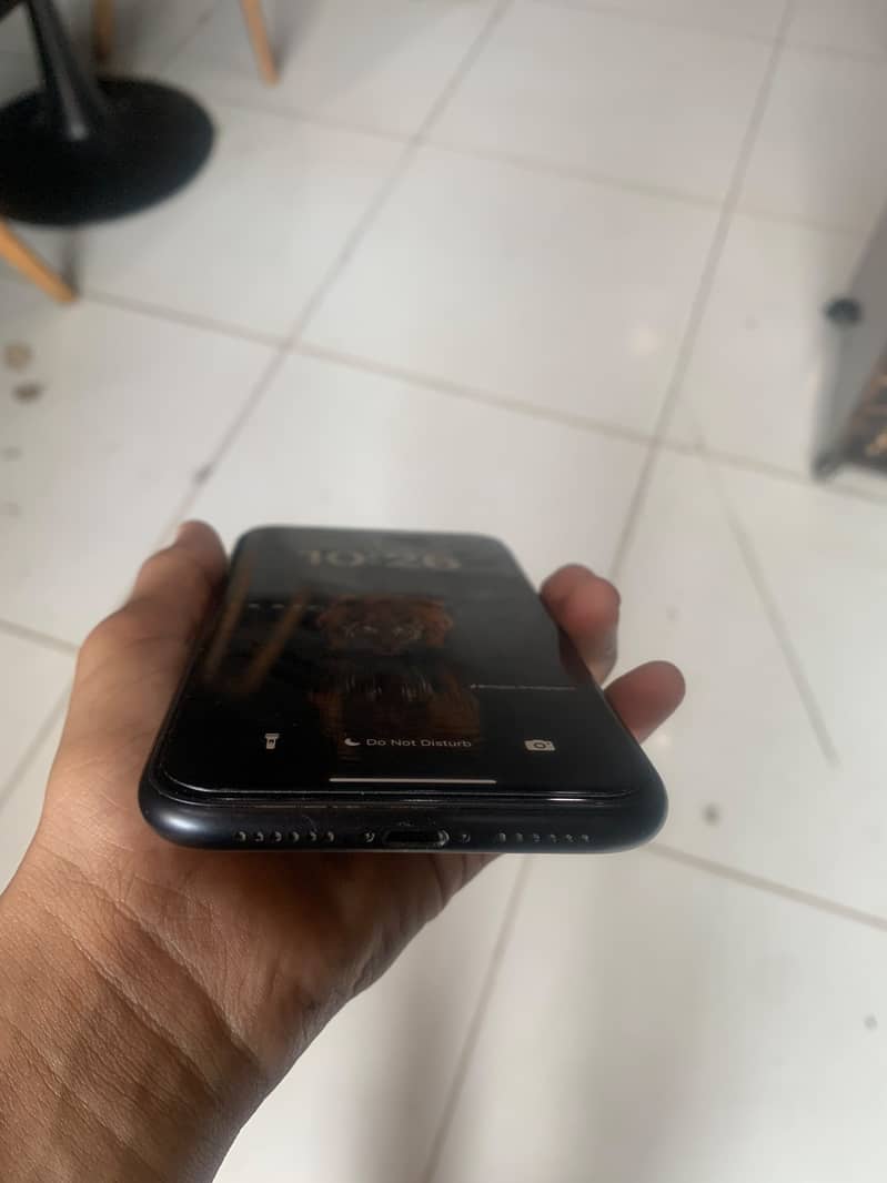 iPhone XR 1