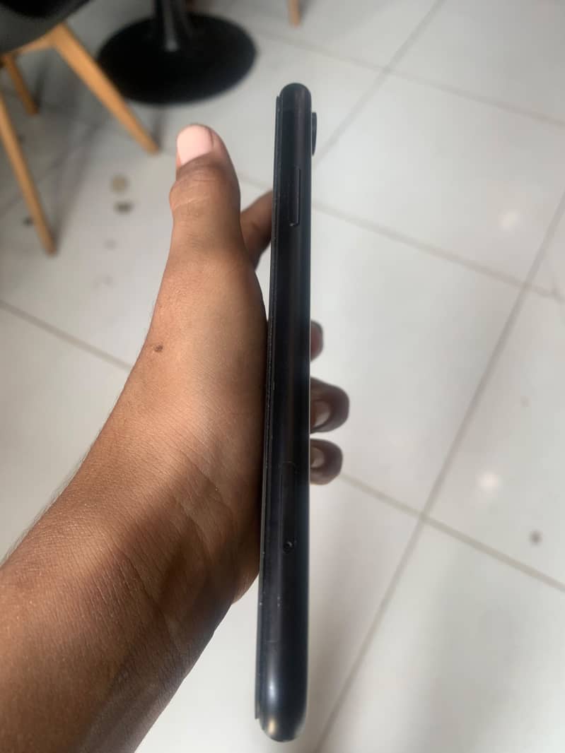 iPhone XR 3