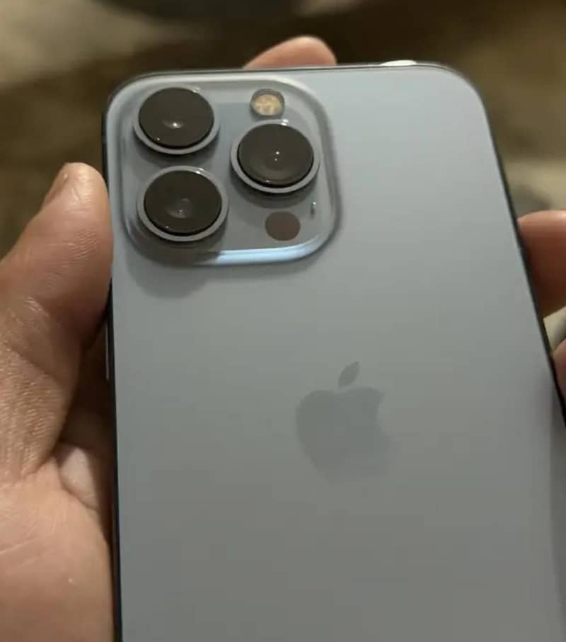 Apple iPhone 13 Pro 1