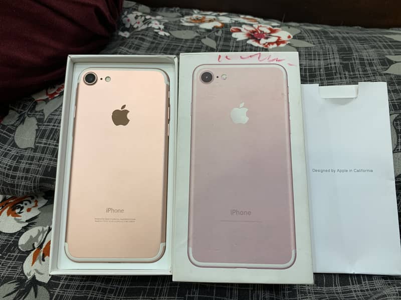 Apple iPhone 7 0