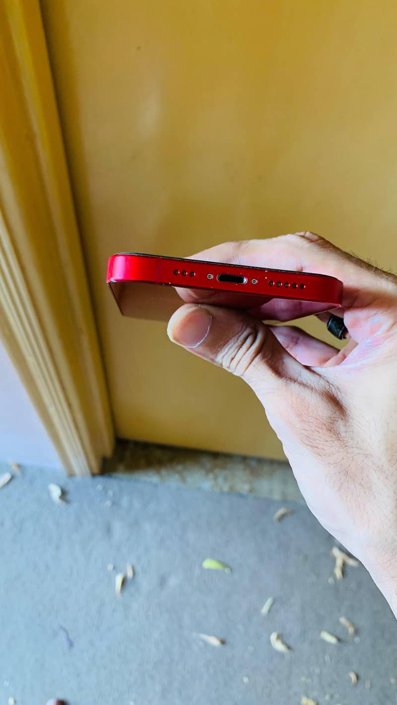 Apple iPhone 13 6