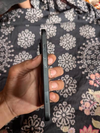 Apple iPhone 15