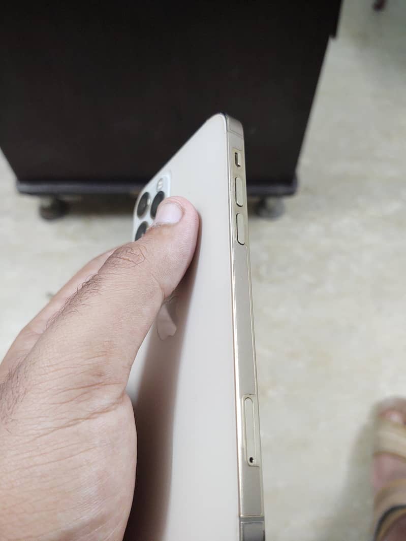 Apple iPhone 12 Pro 1