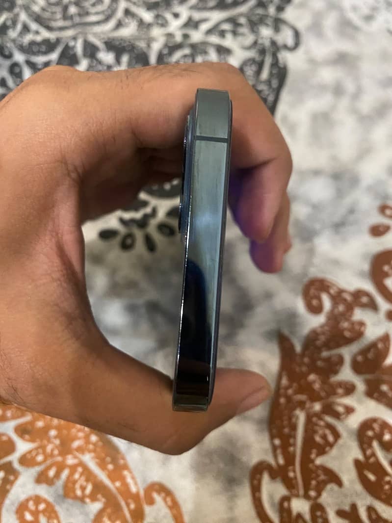 Apple iPhone 12 Pro 3