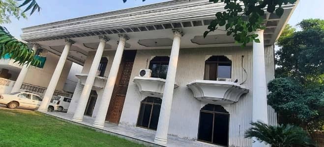 Buy A Prime Location 2 Kanal House For sale In Model Town