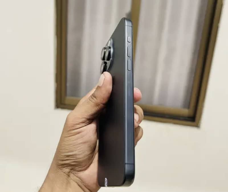 iphone 15 pro max 3