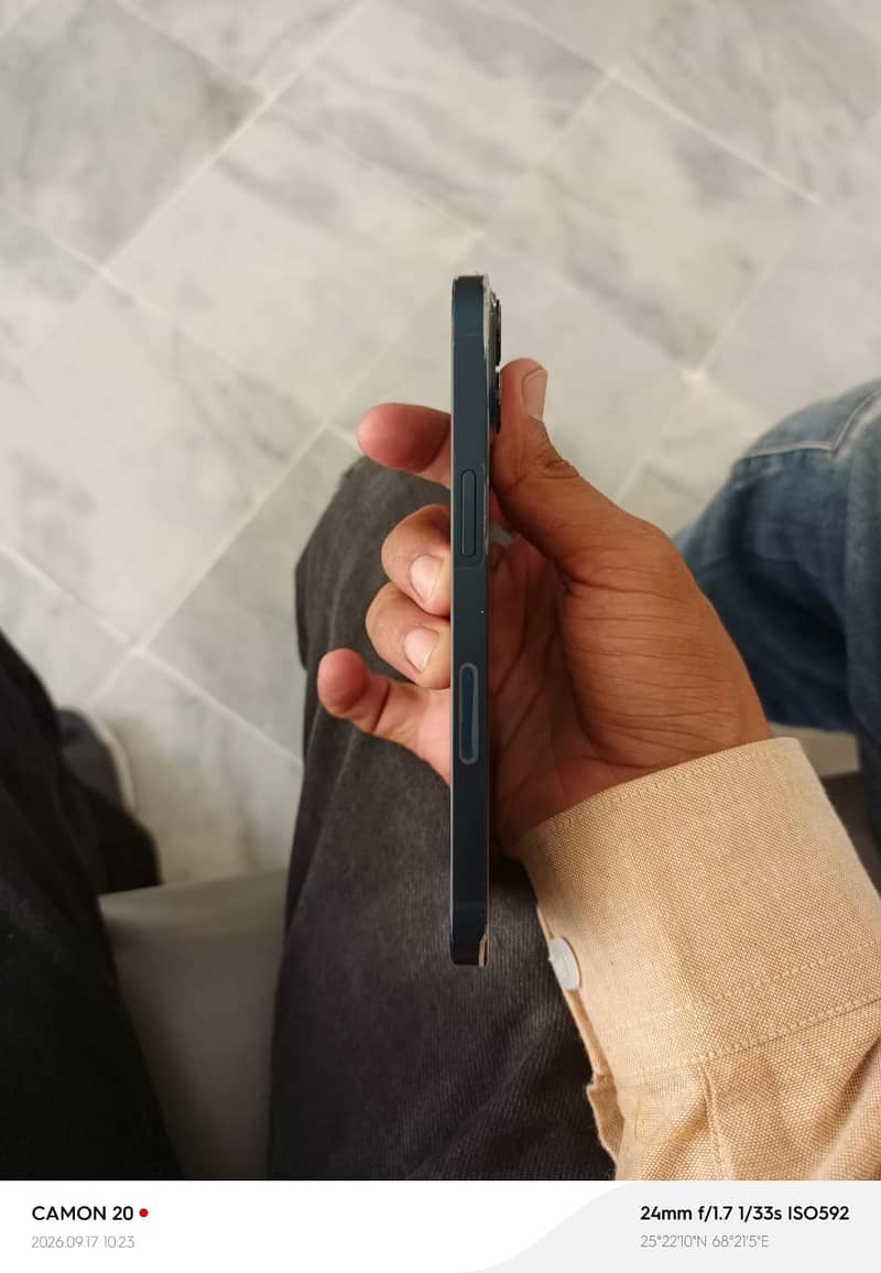 Apple iPhone 13 1