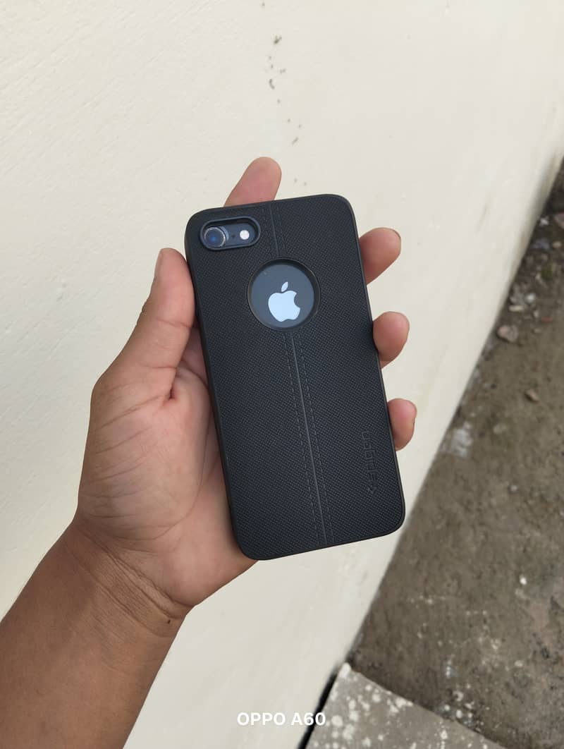Apple iPhone 8 1
