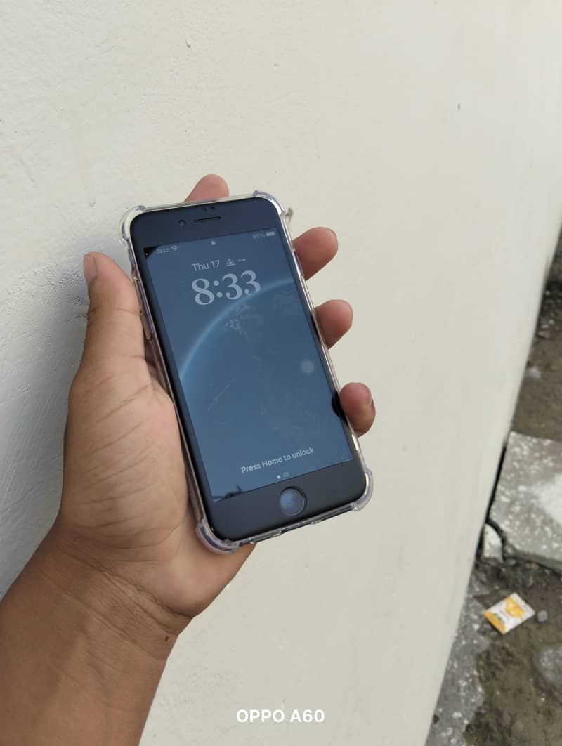 Apple iPhone 8 3