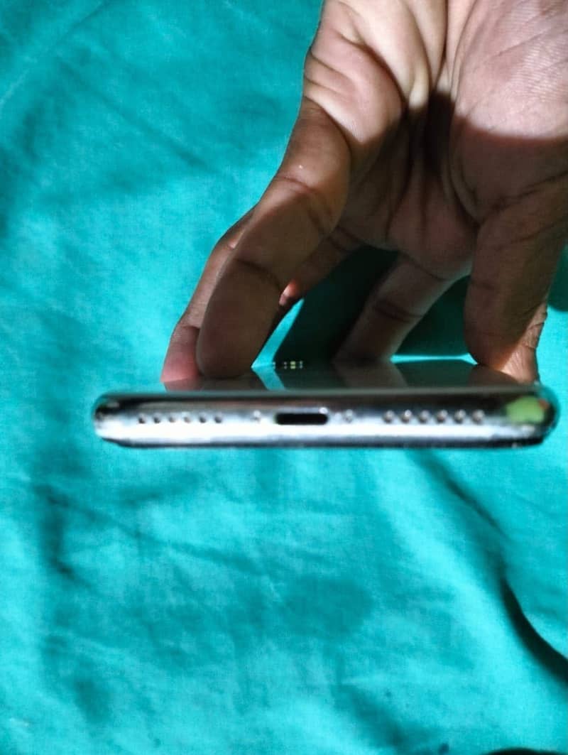 Apple iPhone X 6