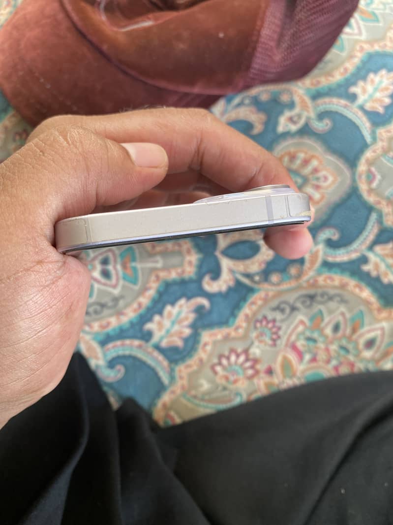 iPhone 14 2