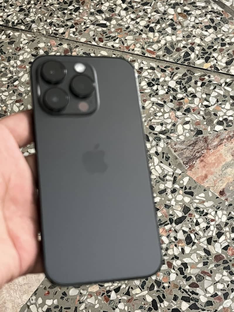 Apple iPhone 14 Pro 1