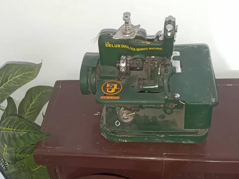 Deulax Overlock machine 2