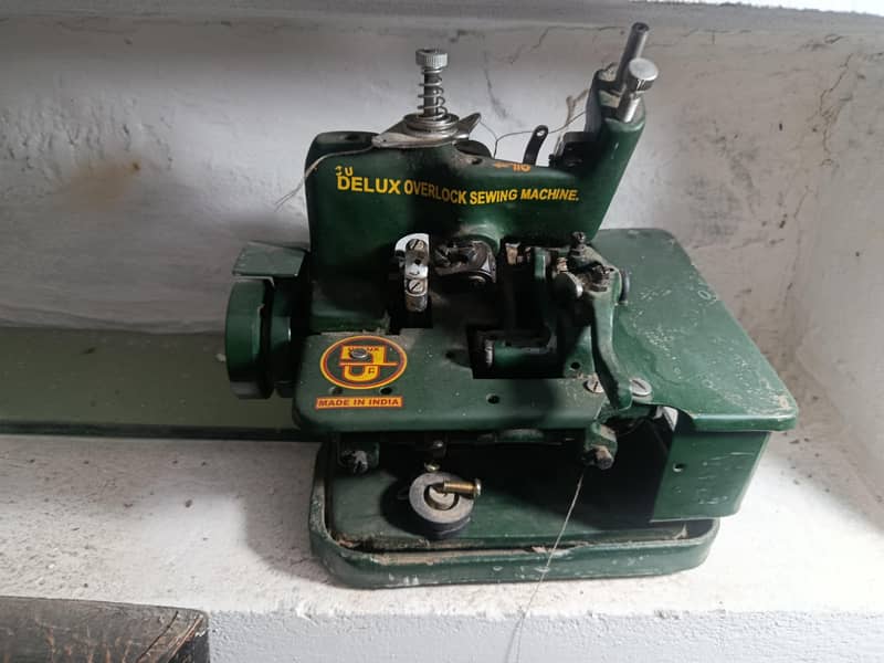 Deulax Overlock machine 3