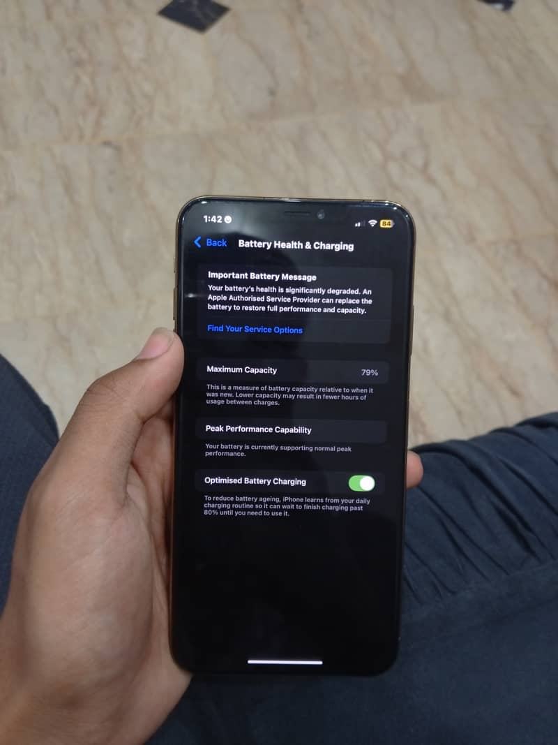 Apple iPhone XS Max 5