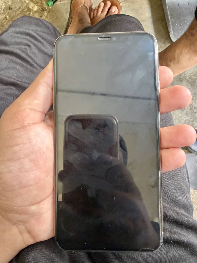 Apple iPhone 11 Pro Max 3