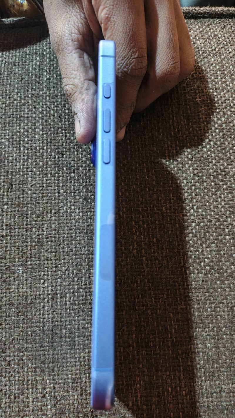 Apple iPhone 16 Plus 3