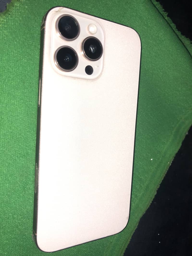 Apple iPhone 16 Pro Max 0