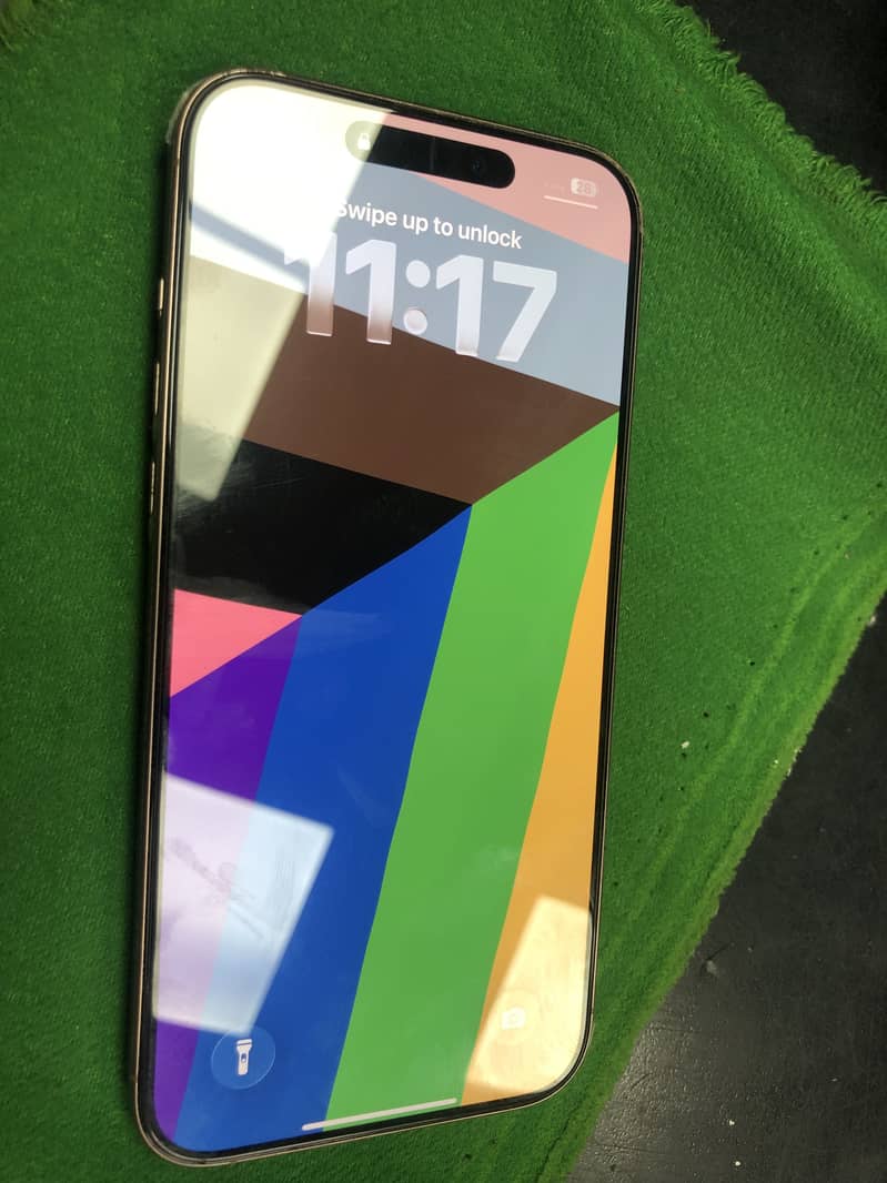 Apple iPhone 16 Pro Max 1