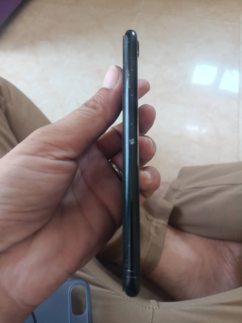 Apple iPhone 7 1