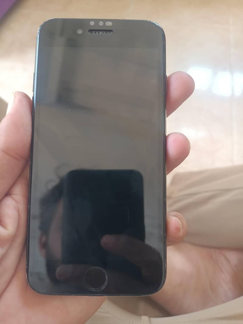 Apple iPhone 7 2