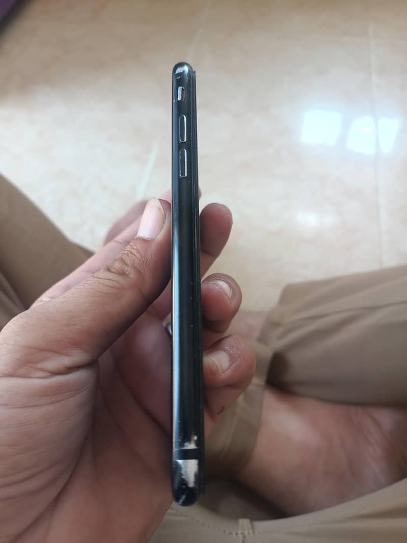 Apple iPhone 7 3