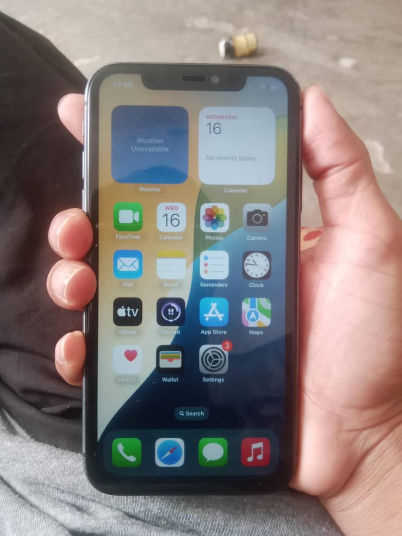 Apple iPhone 11 4