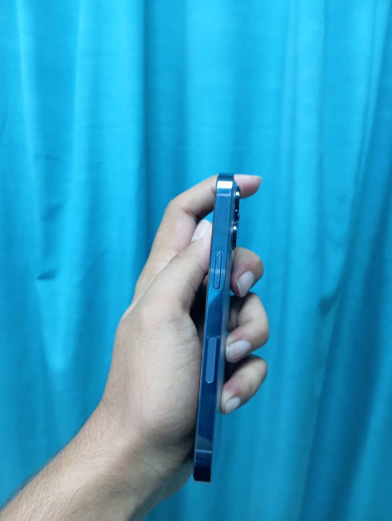 Apple iPhone 13 Pro 2